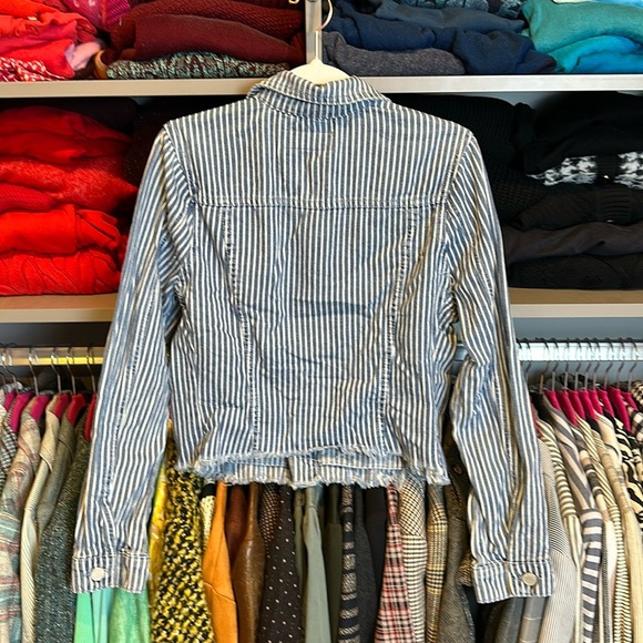 Blank NYC blue/white striped 4 pocket raw hem jean jacket size S - Picture 3 of 3